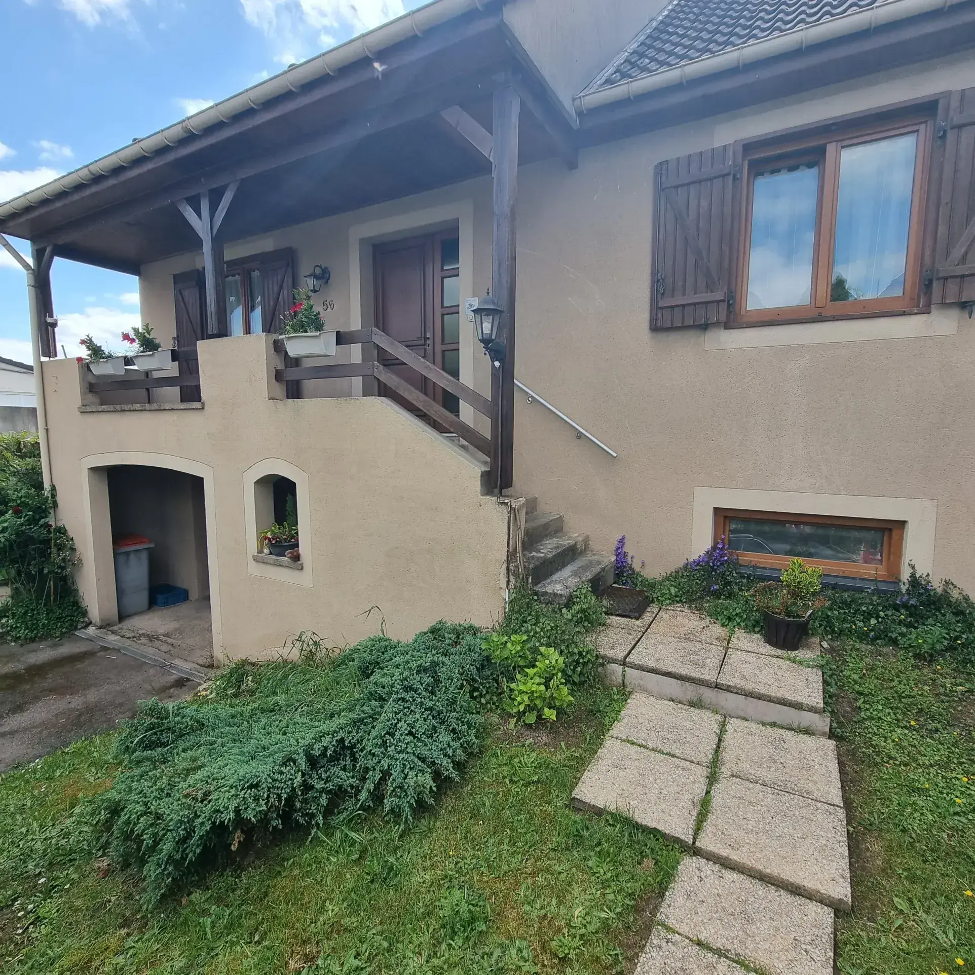 Maison de 142 m² avec terrain clos et appartement indépendant à Porcelette 