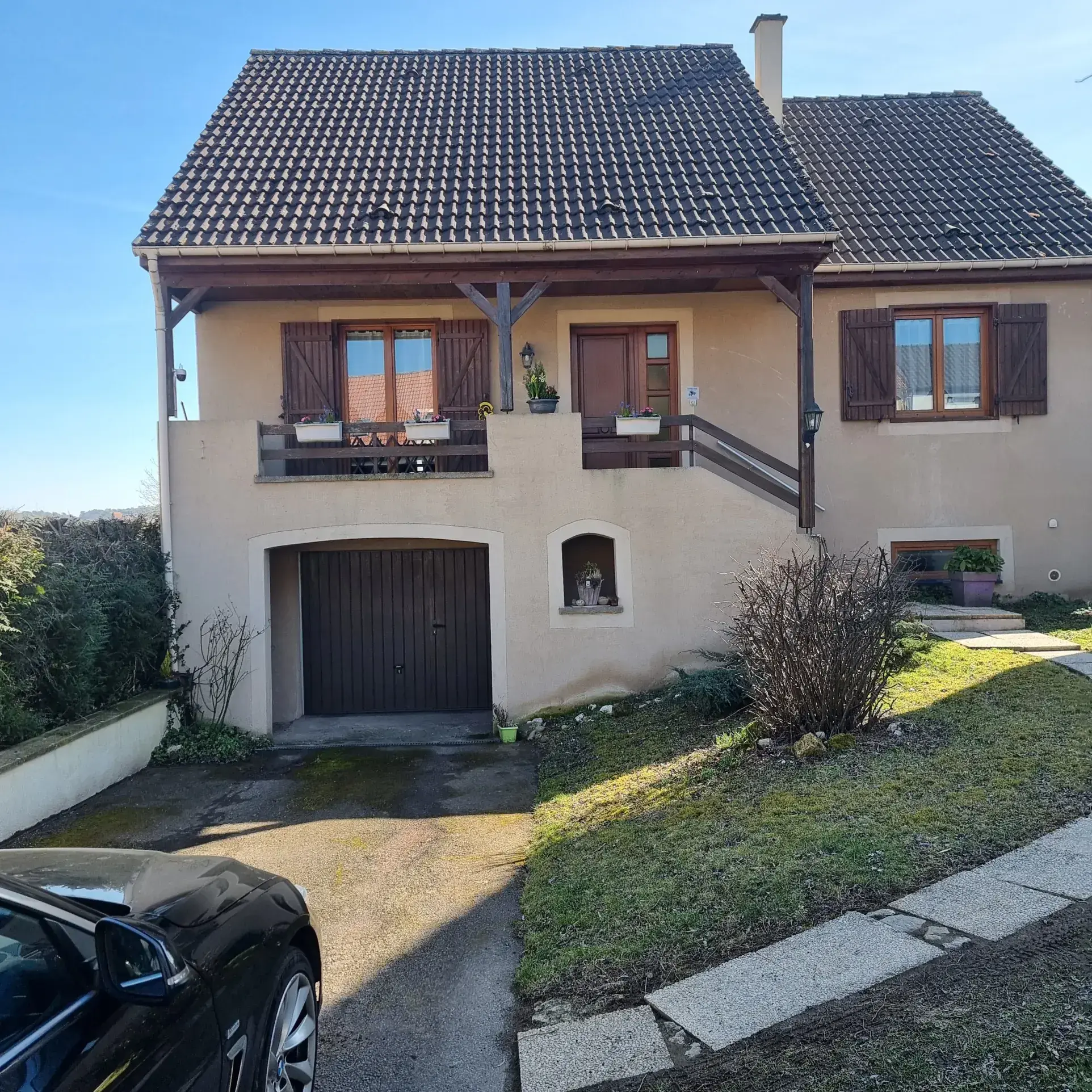 Maison de 142 m² avec terrain clos et appartement indépendant à Porcelette 