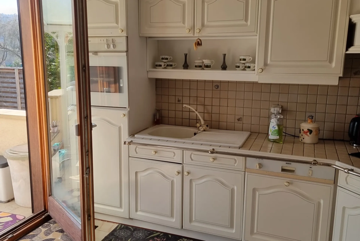 Maison de 142 m² avec terrain clos et appartement indépendant à Porcelette 