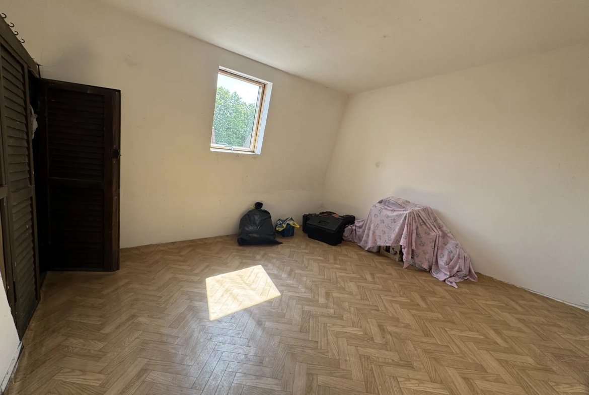 Spacieuse maison de 7 chambres avec garage à Roubaix 