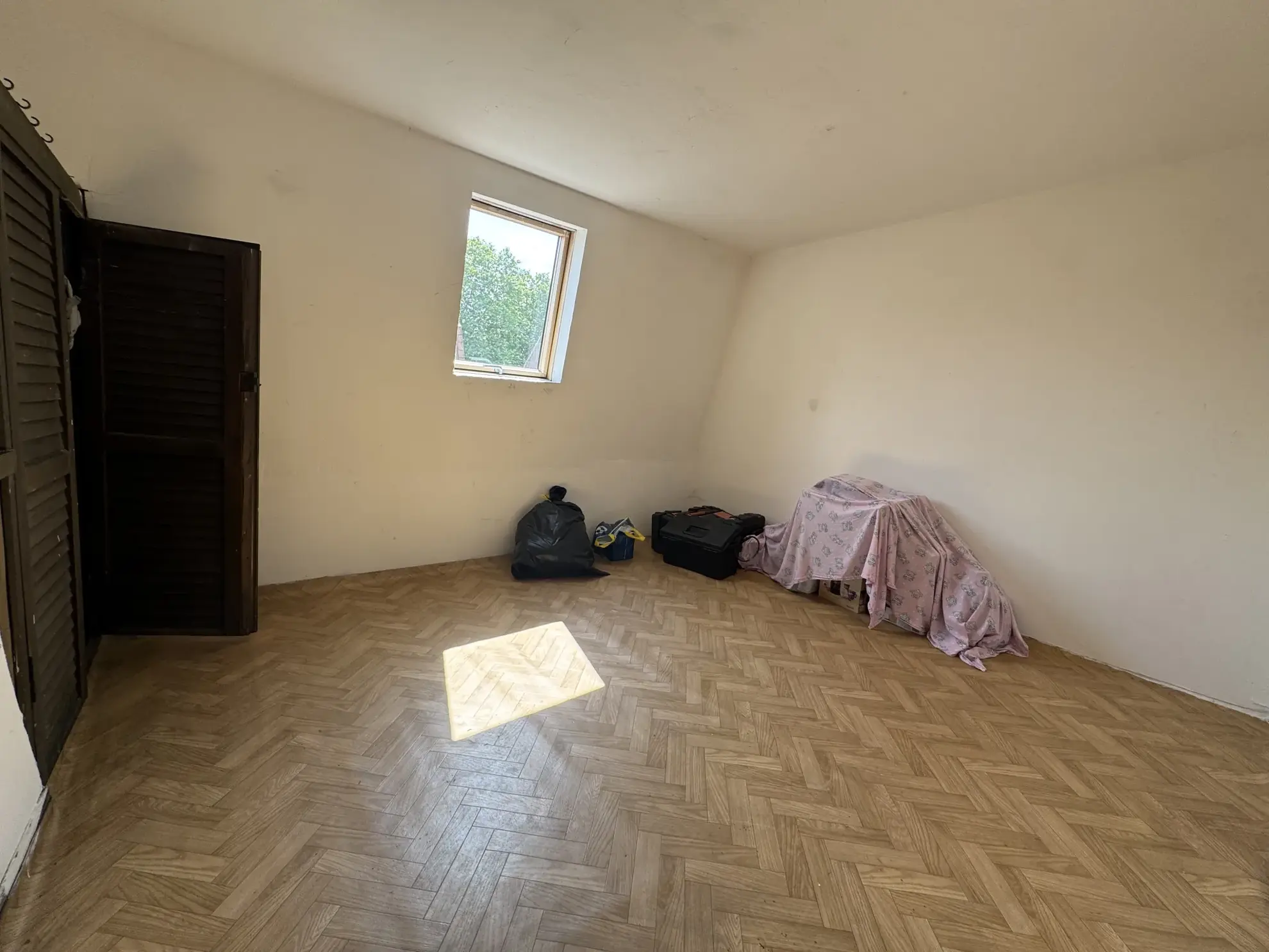 Spacieuse maison de 7 chambres avec garage à Roubaix 