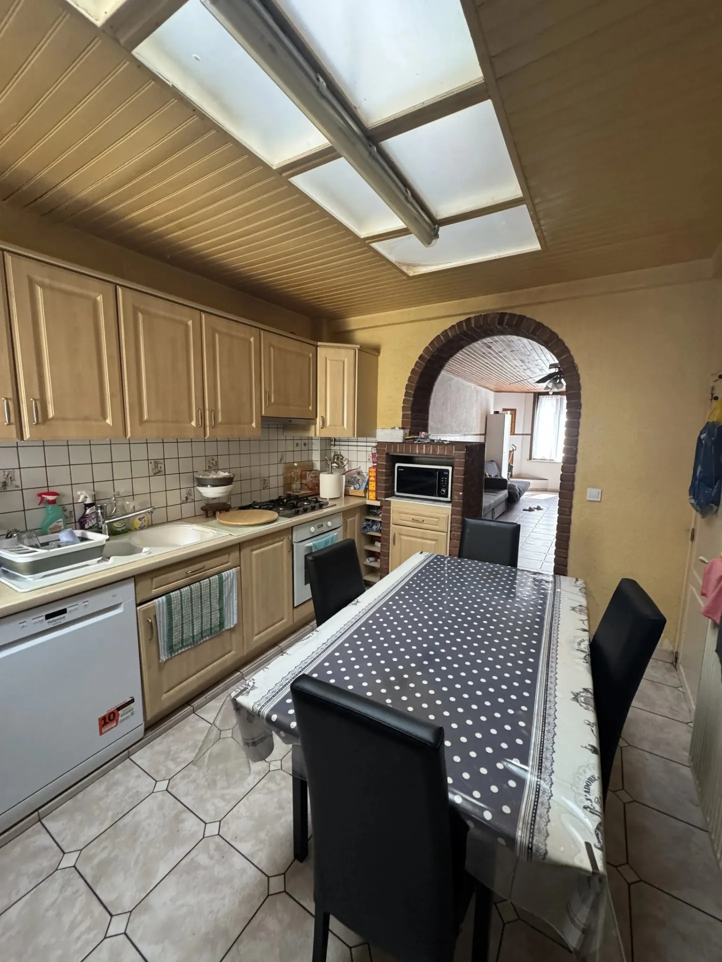 Spacieuse maison de 7 chambres avec garage à Roubaix 