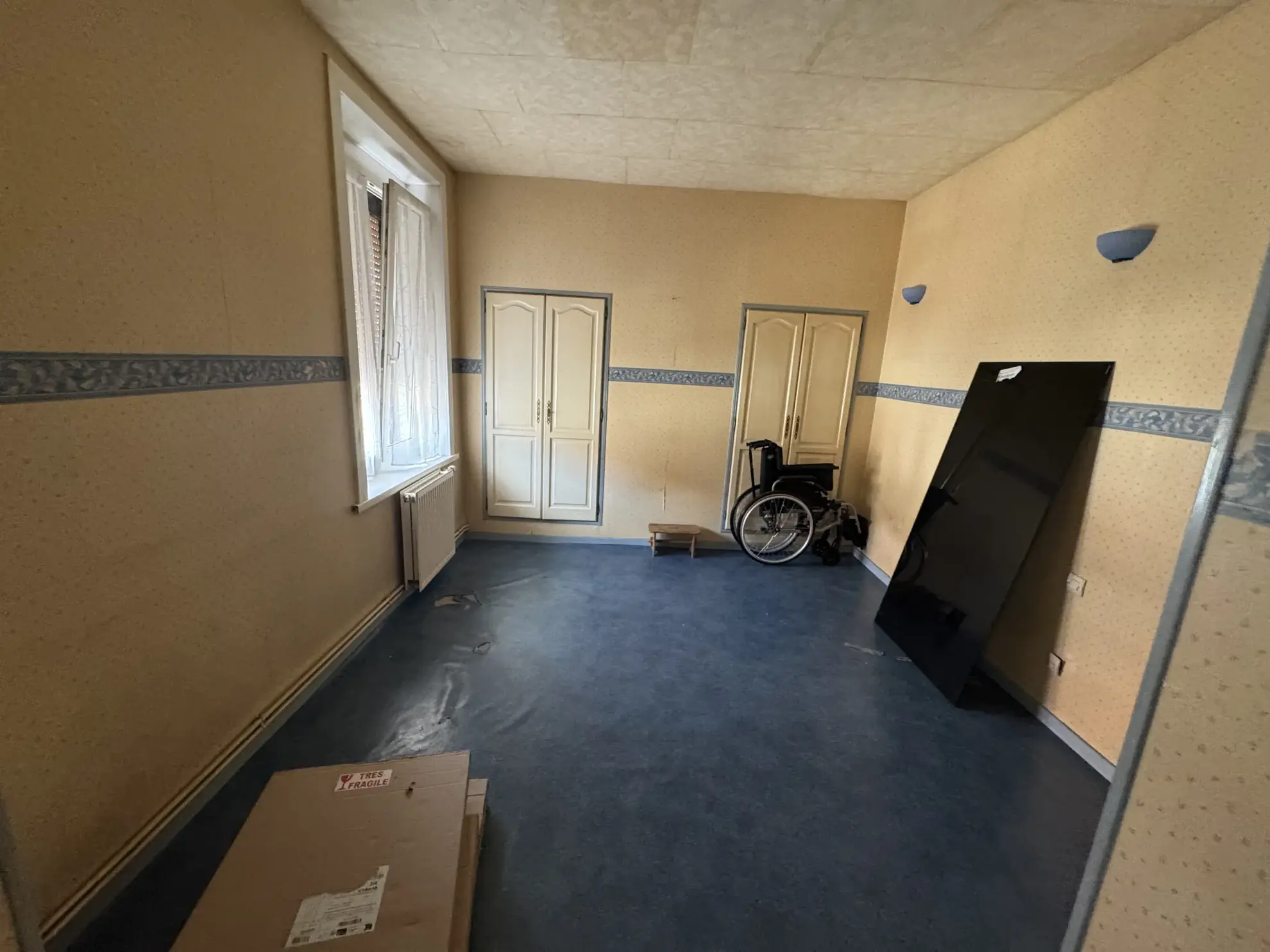 Spacieuse maison de 7 chambres avec garage à Roubaix 
