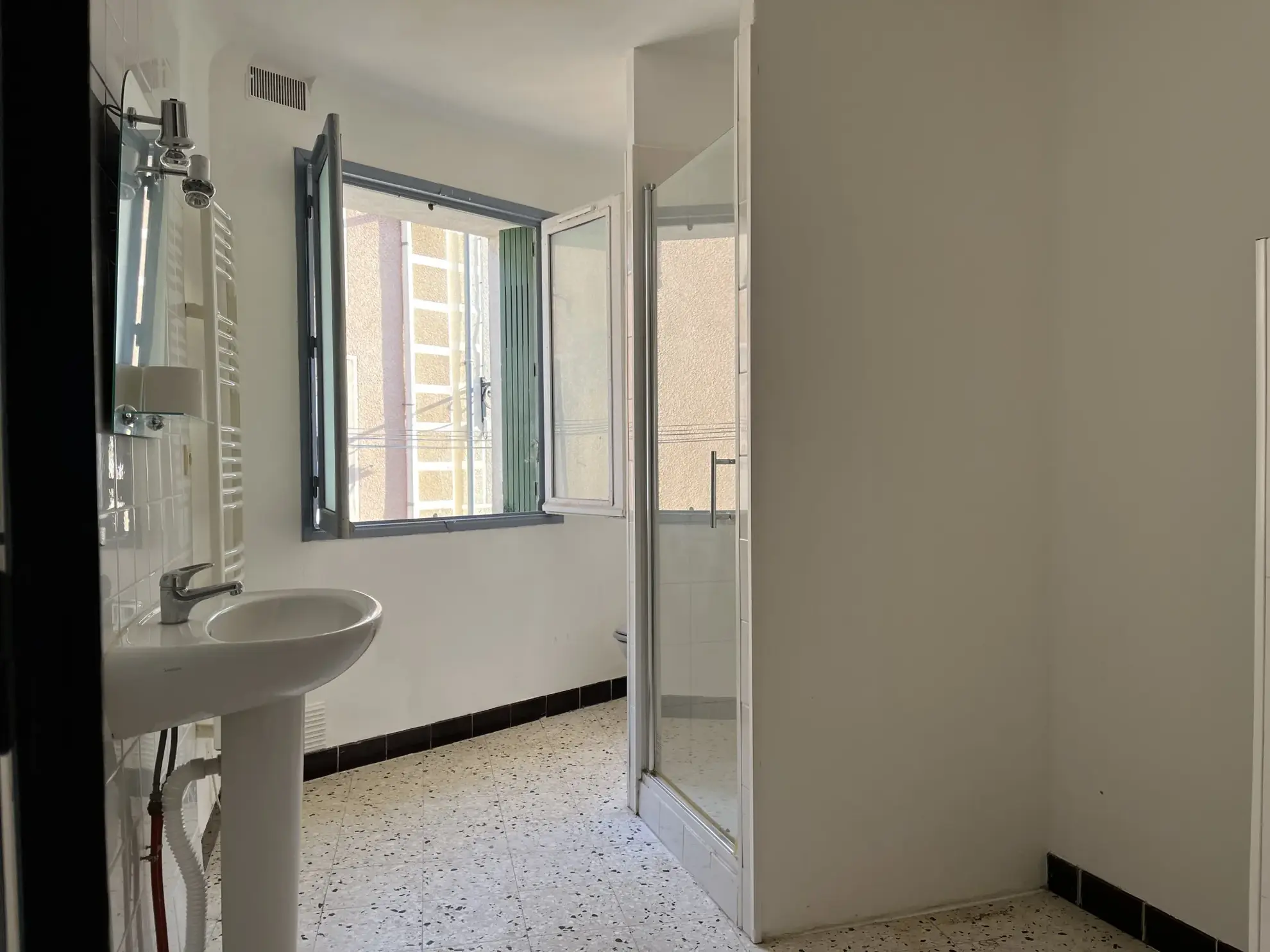 Maison de village avec appartement et studio à Saint-Laurent-De-La-Cabrerisse 