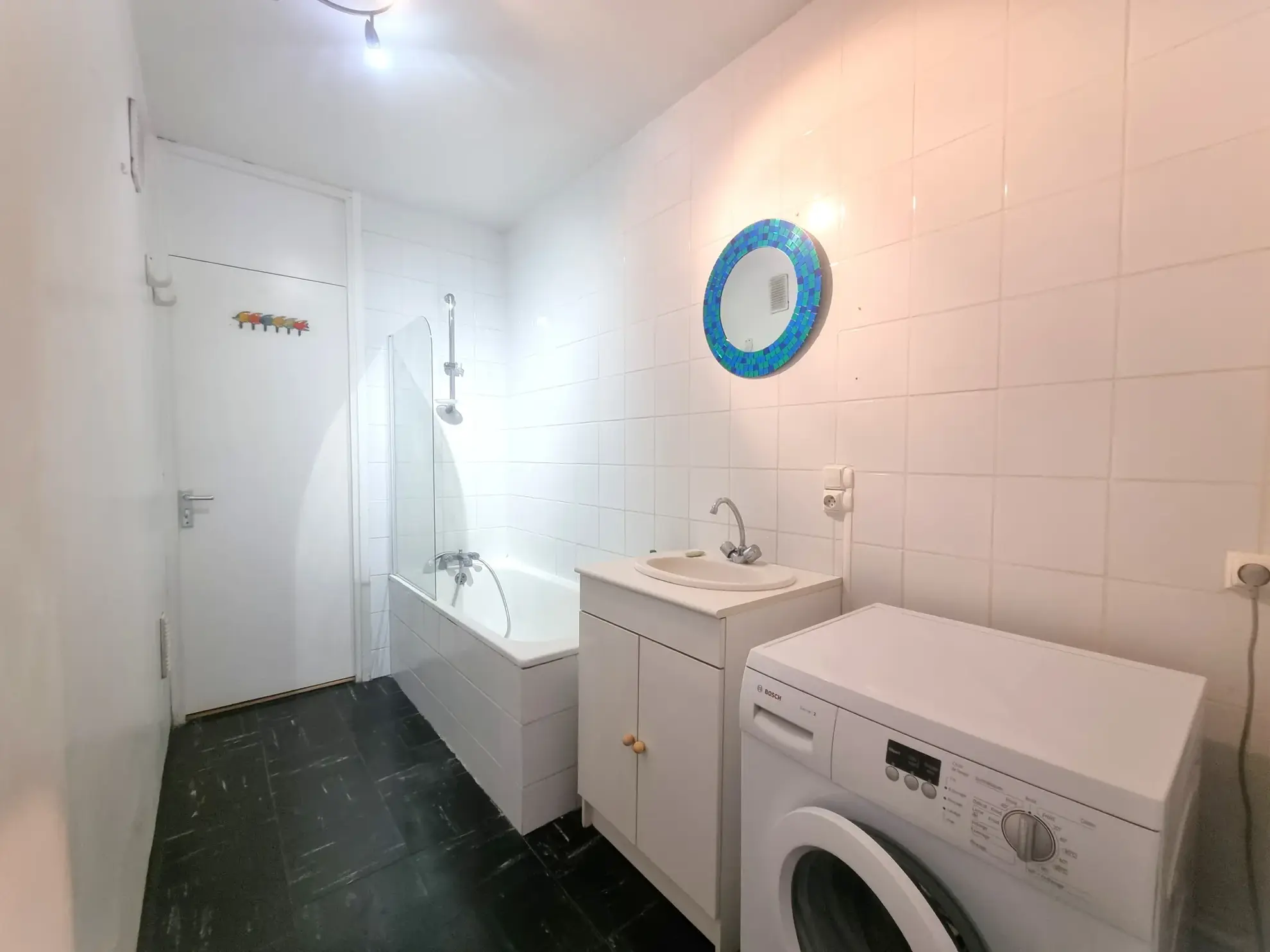 Appartement T4 à Lille de 98 m² avec loggia et cave, idéal famille, proximité tram et commerces 