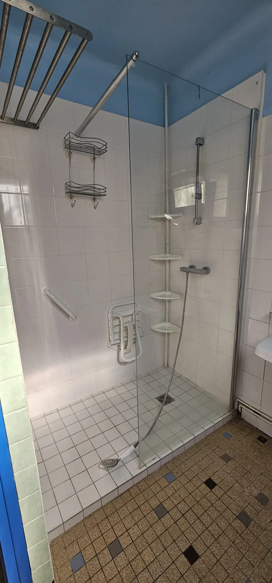 Maison à vendre de 75 m² proche Varzy avec grand terrain et potentiel d'aménagement 