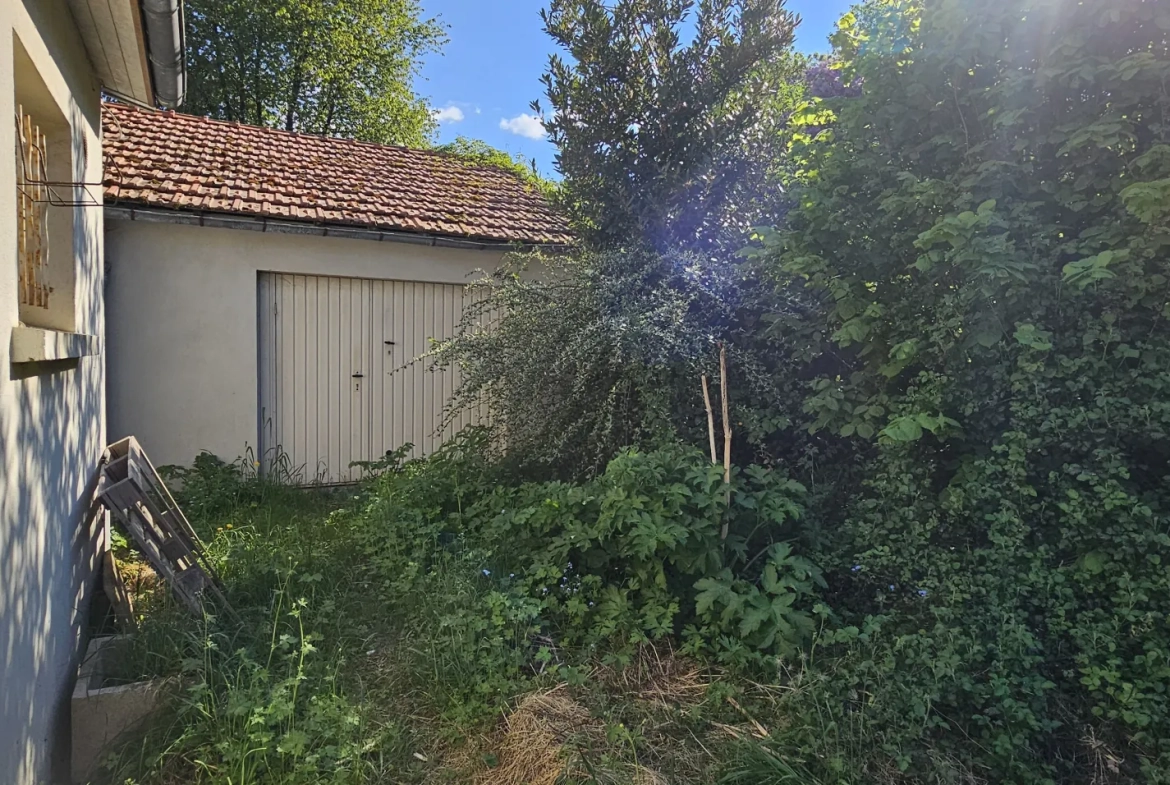 Maison à vendre de 75 m² proche Varzy avec grand terrain et potentiel d'aménagement 