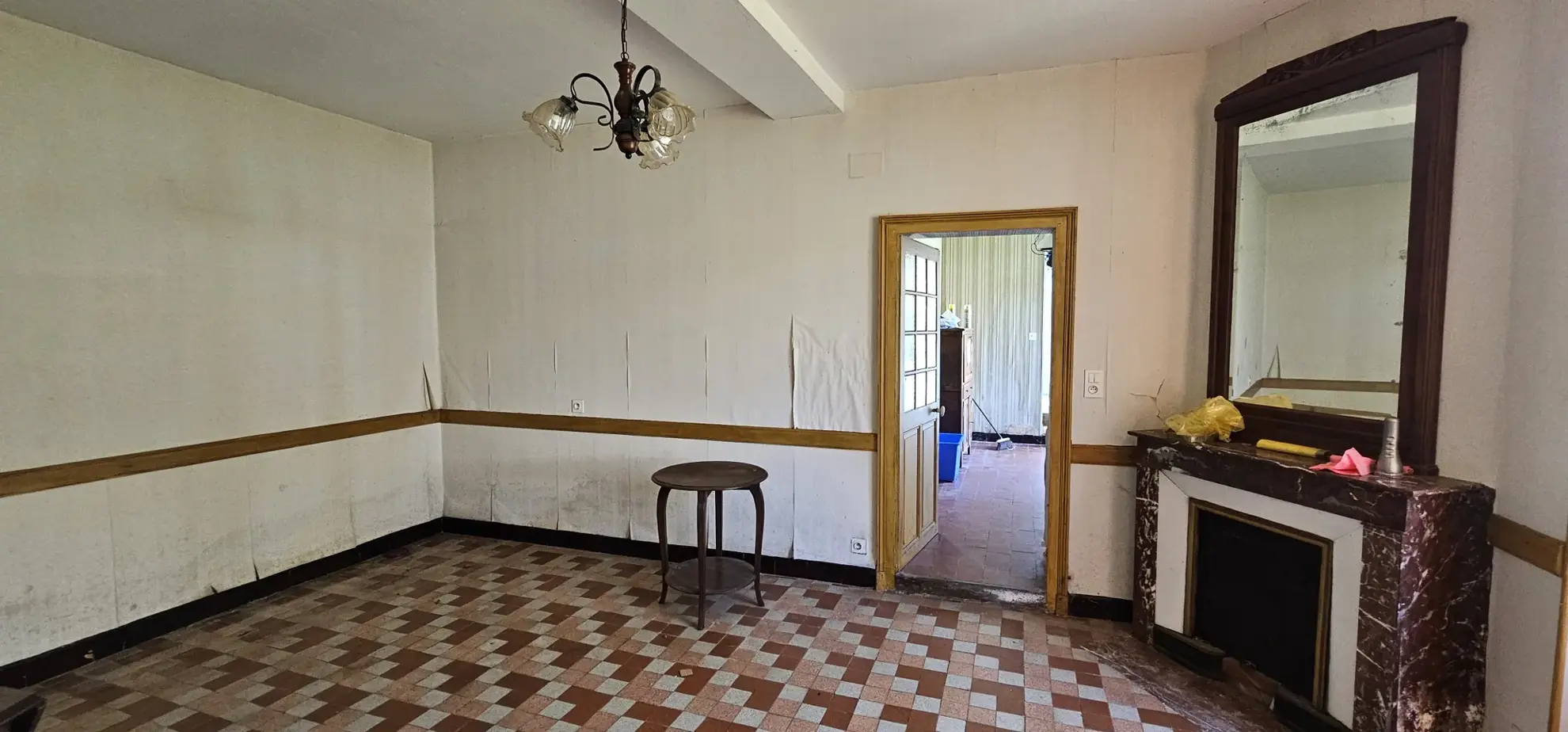 Maison à vendre de 75 m² proche Varzy avec grand terrain et potentiel d'aménagement 