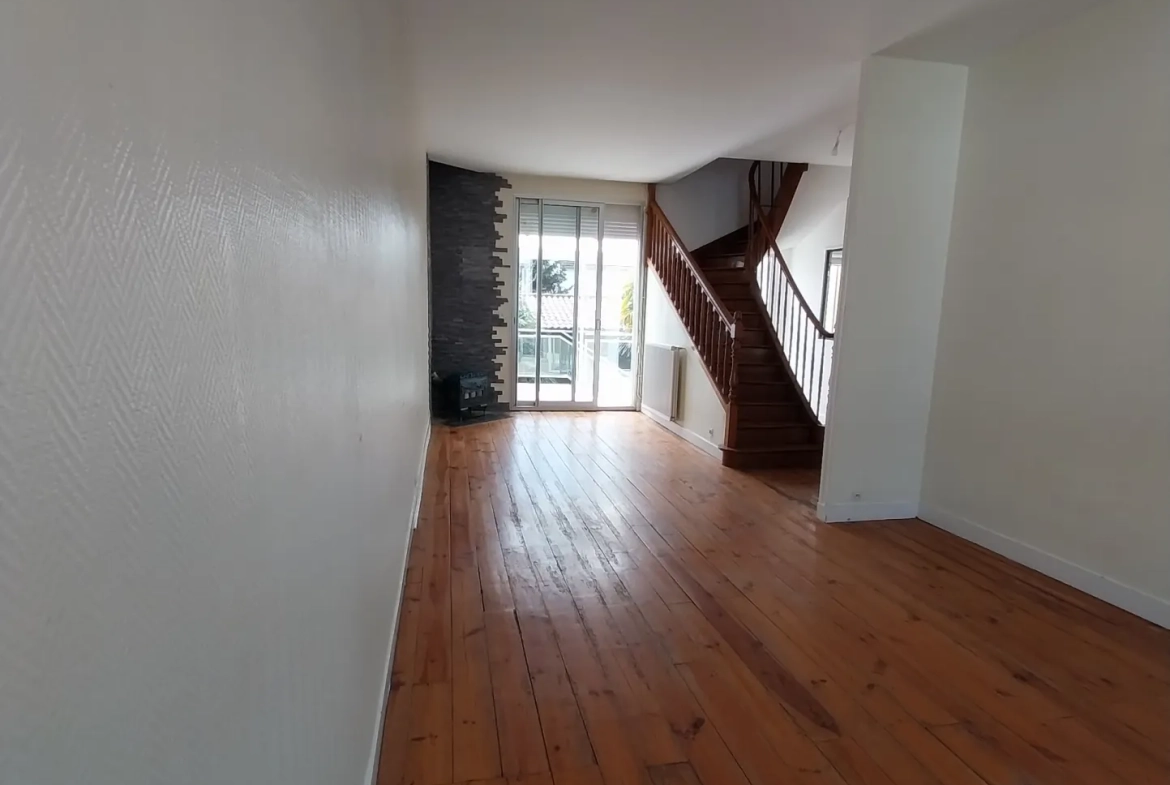 Maison familiale avec 5 chambres, garage et jardin à Périgueux - Quartier Hôpital 