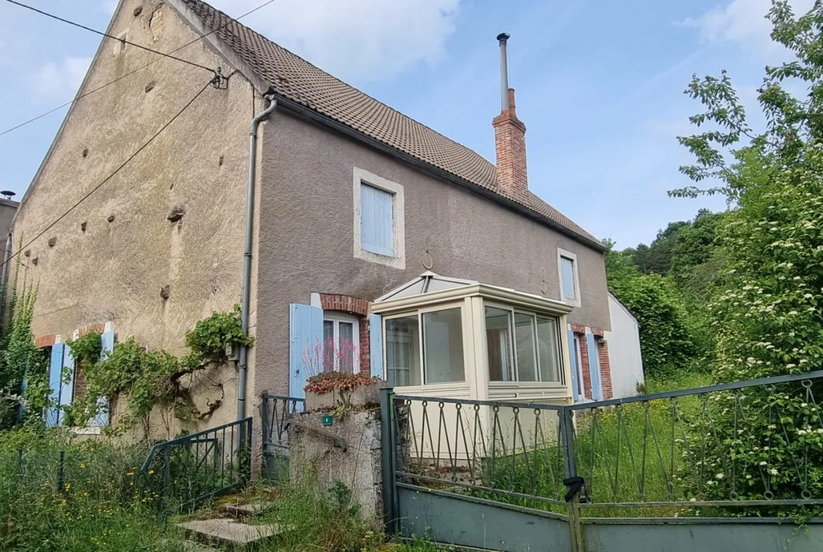 Maison à vendre de 75 m² proche Varzy avec grand terrain et potentiel d'aménagement 