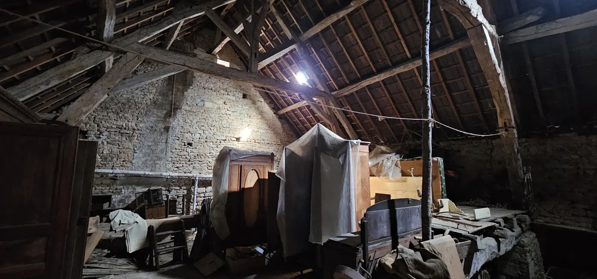 Maison à vendre de 75 m² proche Varzy avec grand terrain et potentiel d'aménagement 