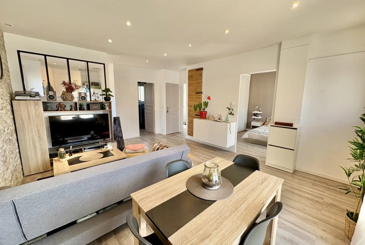Haut de villa T3 rénové avec jardin privé à Toulon Ouest 