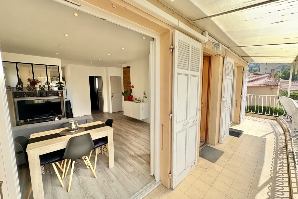 Haut de villa T3 rénové avec jardin privé à Toulon Ouest 