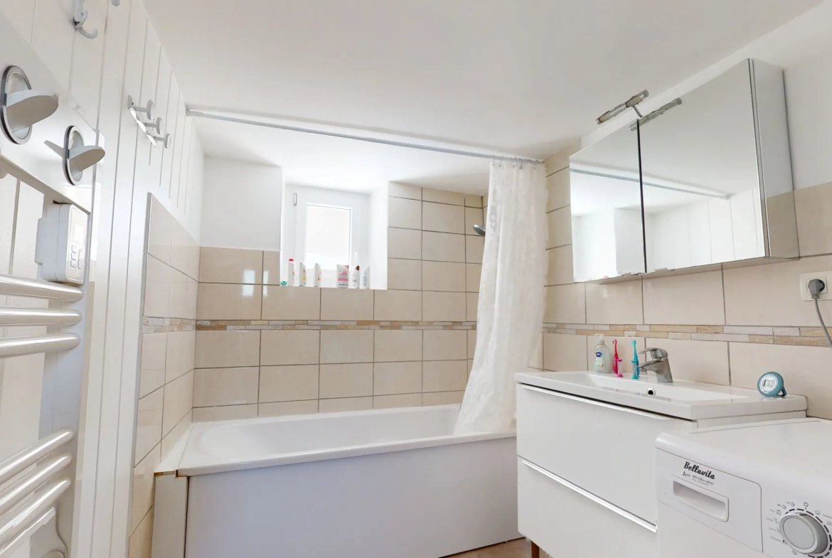 Magnifique maison en pierre de 115 m² à Auxange, proche Dole et Besançon 
