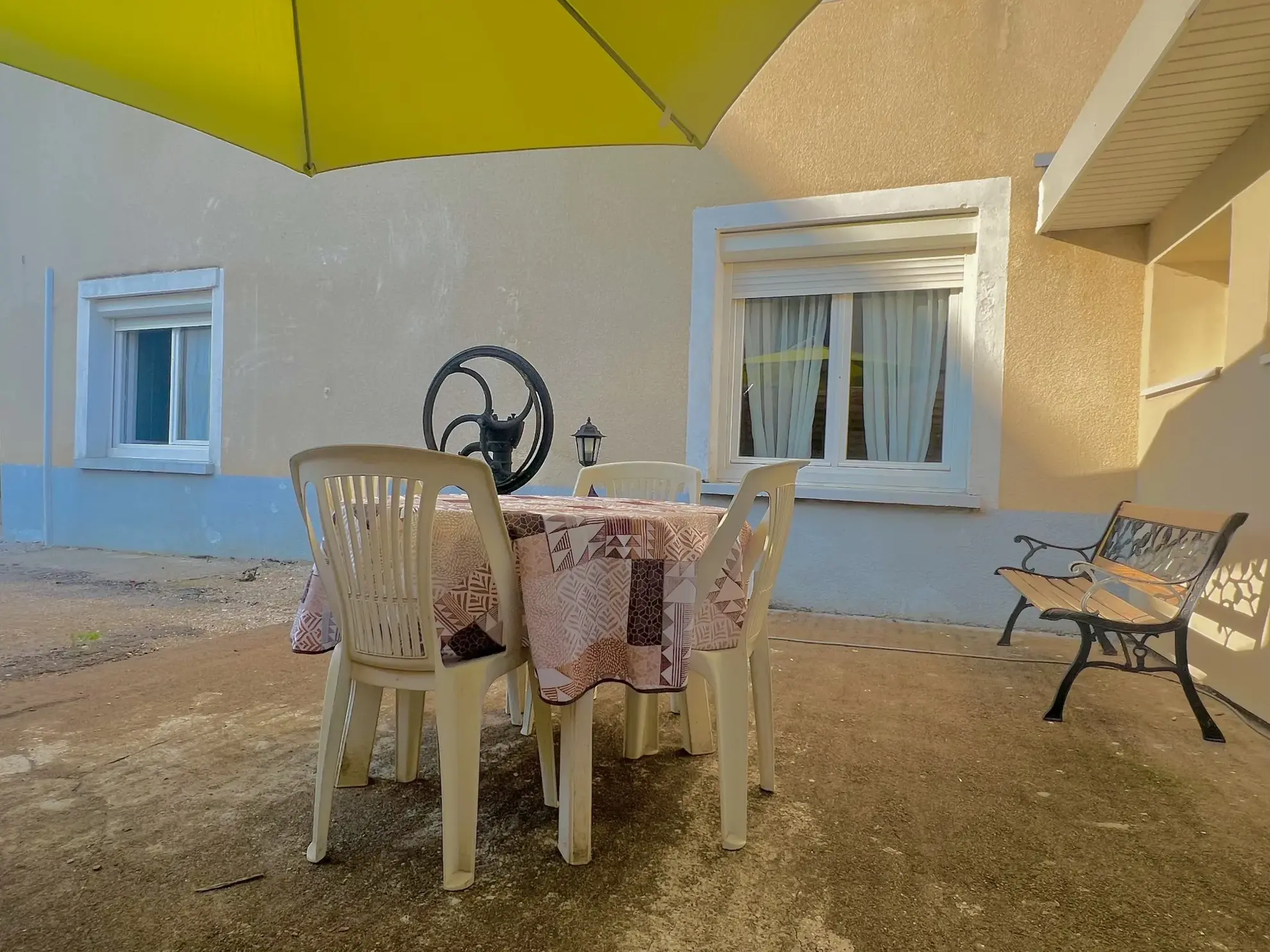 Magnifique maison en pierre de 115 m² à Auxange, proche Dole et Besançon 