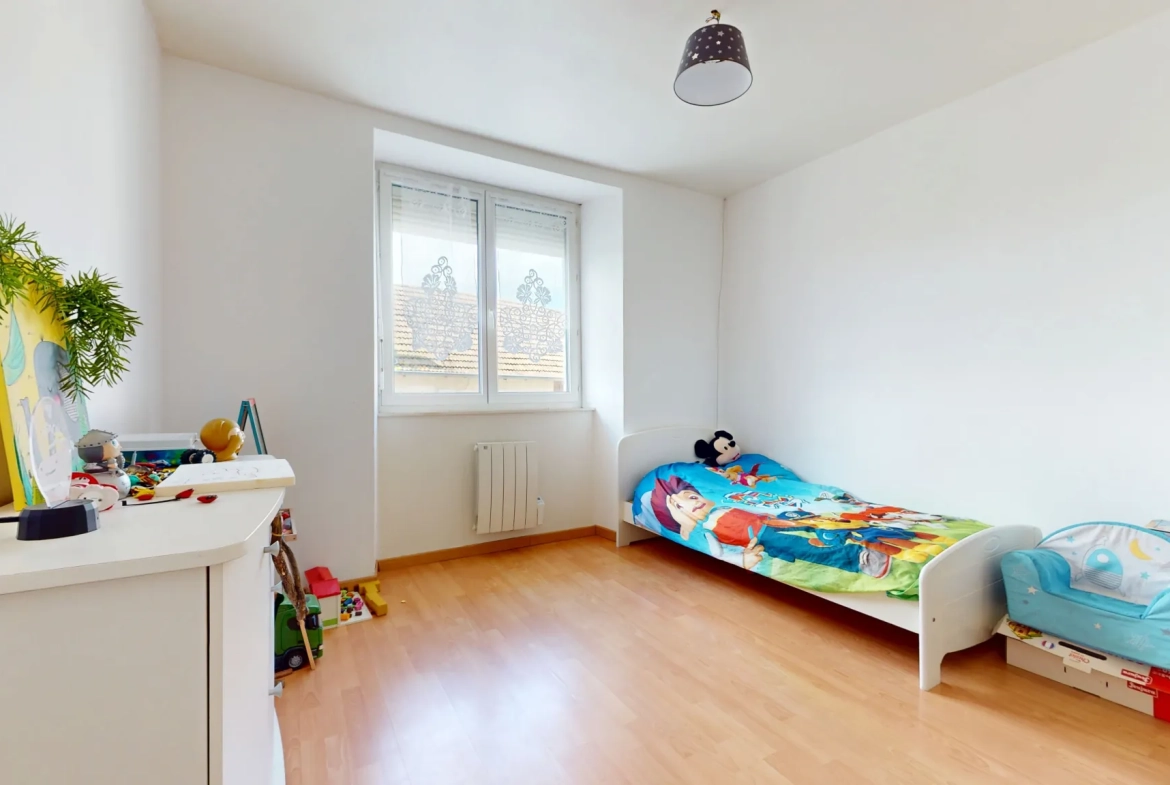 Magnifique maison en pierre de 115 m² à Auxange, proche Dole et Besançon 