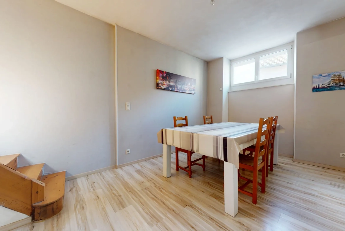 Magnifique maison en pierre de 115 m² à Auxange, proche Dole et Besançon 