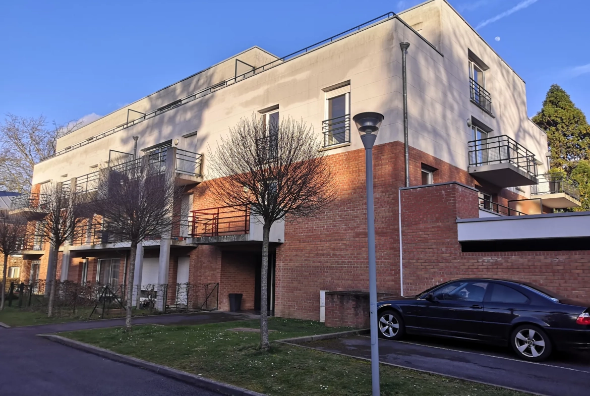 Appartement T3 avec terrasse et garage à Valenciennes proche du parc de la Rhônelle 