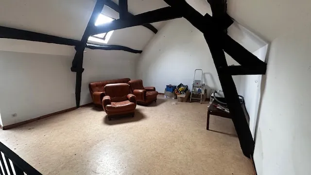 Belle maison à vendre à Liancourt près de Rantigny avec garage et dépendance 