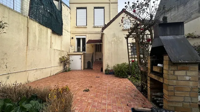 Belle maison à vendre à Liancourt près de Rantigny avec garage et dépendance 