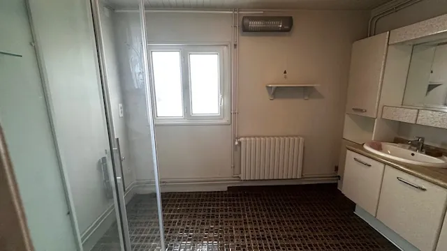 Belle maison à vendre à Liancourt près de Rantigny avec garage et dépendance 