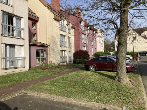 Charmant duplex F4 de 71,5 m² à Roissy-en-France avec parking et cave