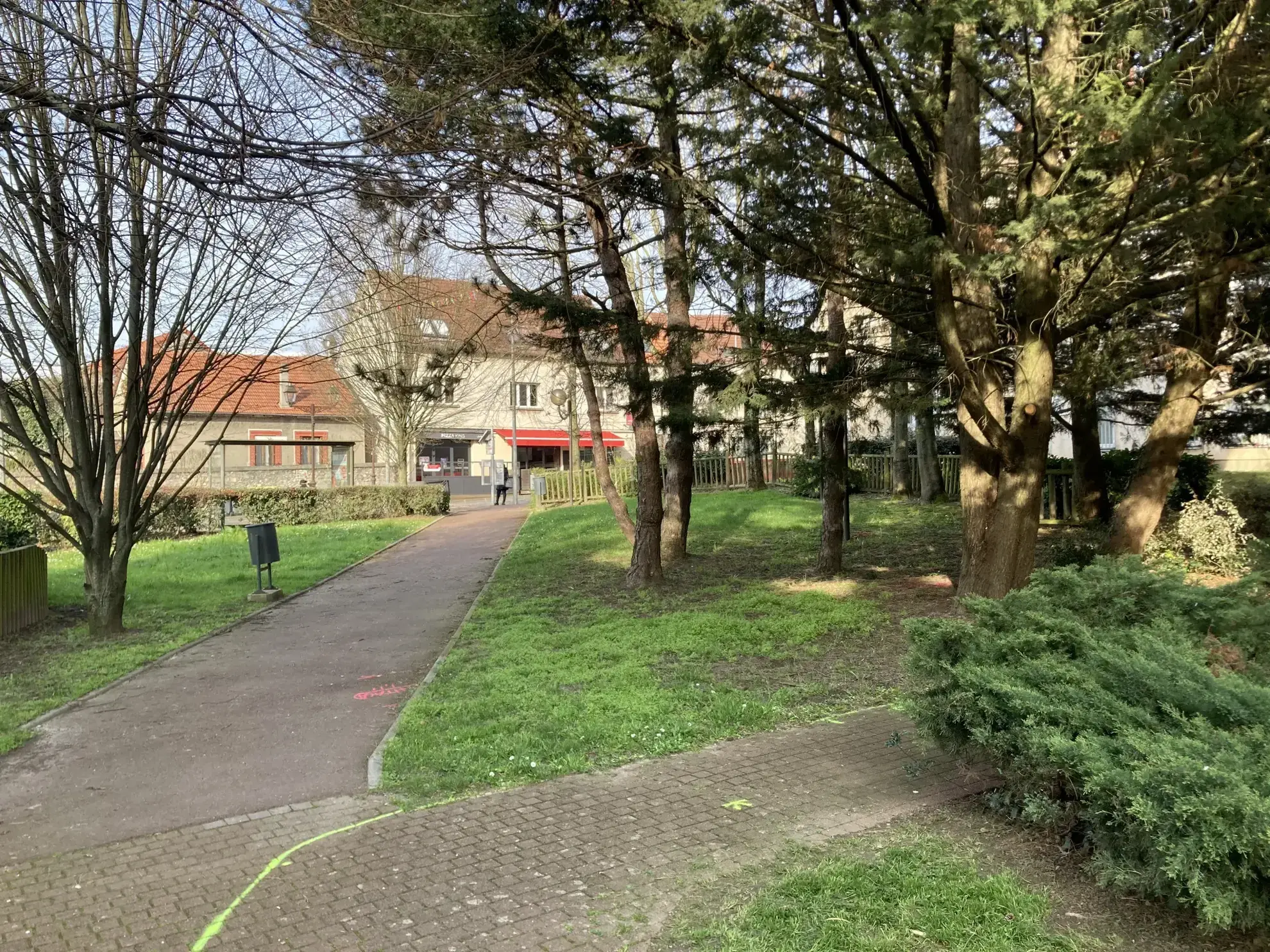 Charmant duplex F4 de 71,5 m² à Roissy-en-France avec parking et cave 