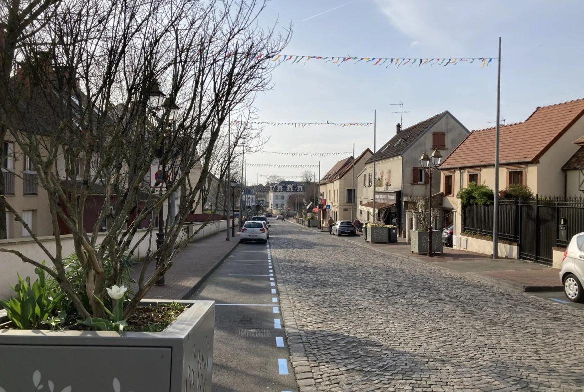 Charmant duplex F4 de 71,5 m² à Roissy-en-France avec parking et cave 