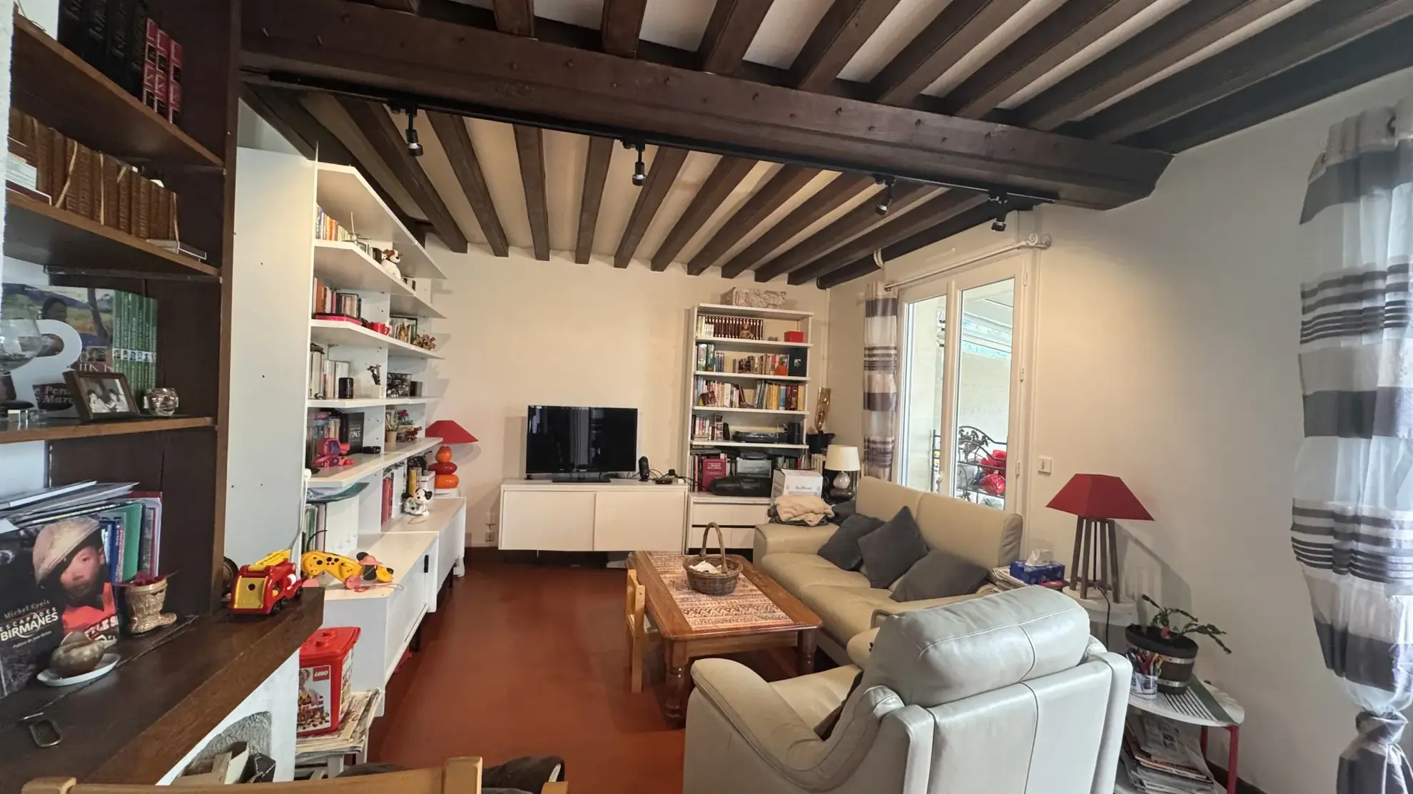 Maison lumineuse avec studio à vendre à Écouves près d'Alençon 