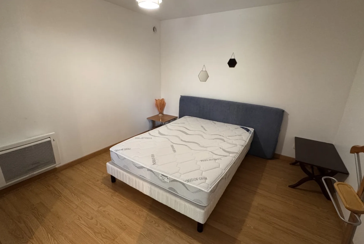 Maison lumineuse avec studio à vendre à Écouves près d'Alençon 