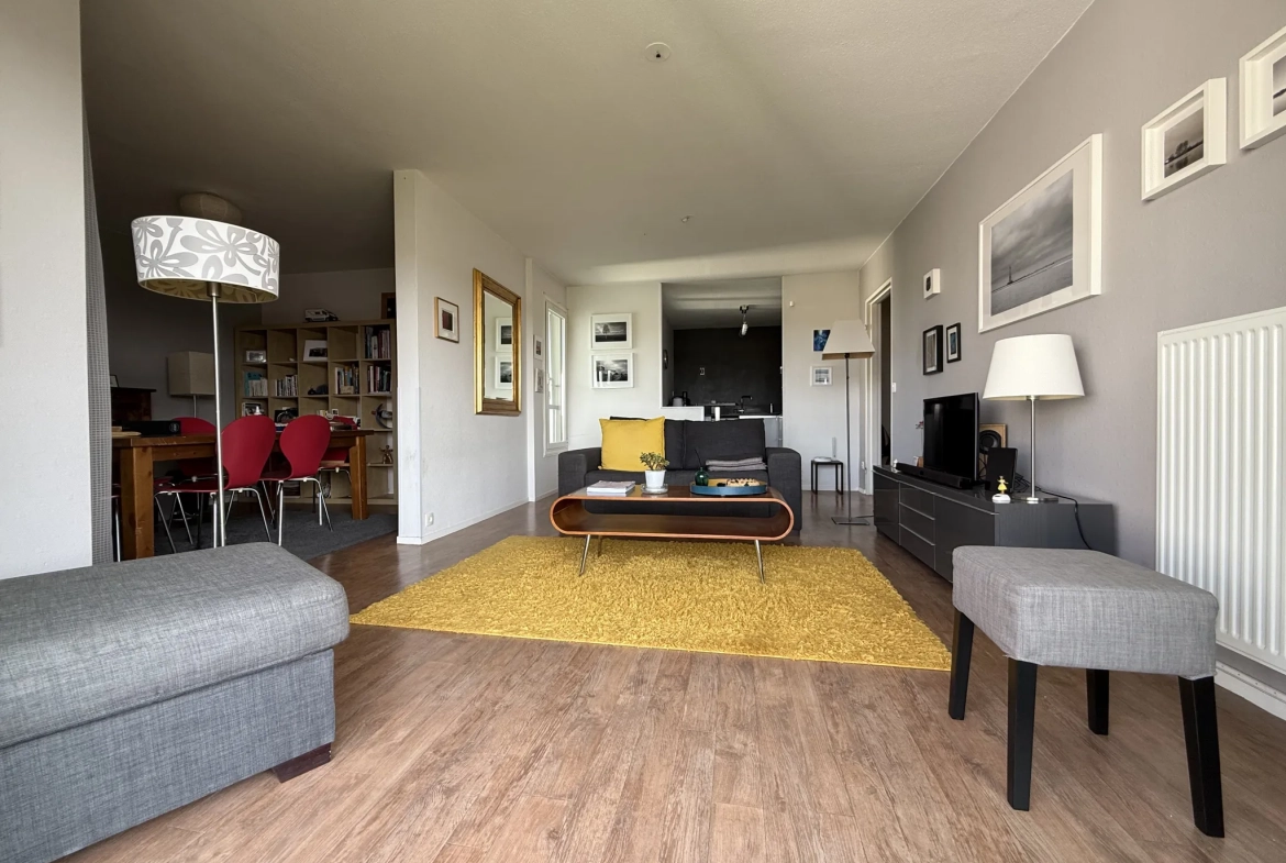 A vendre appartement T4 de 83,73 m² à Cenon, proche commodités 