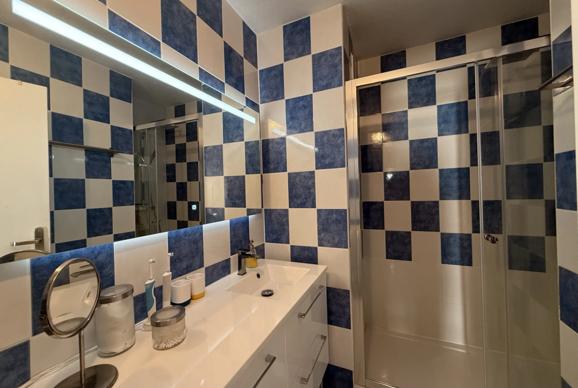 A vendre appartement T4 de 83,73 m² à Cenon, proche commodités 