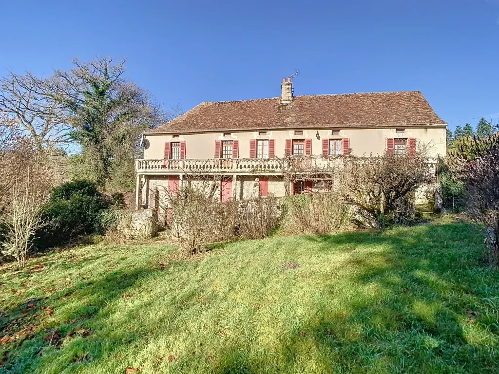 Grande maison de village avec appartement indépendant à Champagnat en Creuse