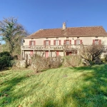 Grande maison de village avec appartement indépendant à Champagnat en Creuse