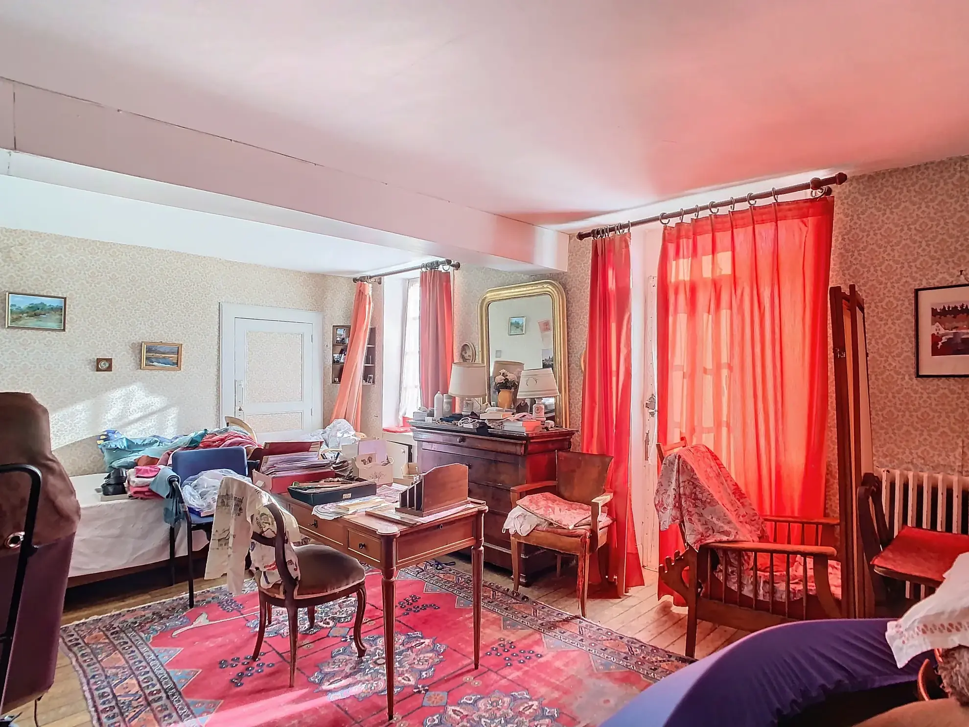 Grande maison de village avec appartement indépendant à Champagnat en Creuse 