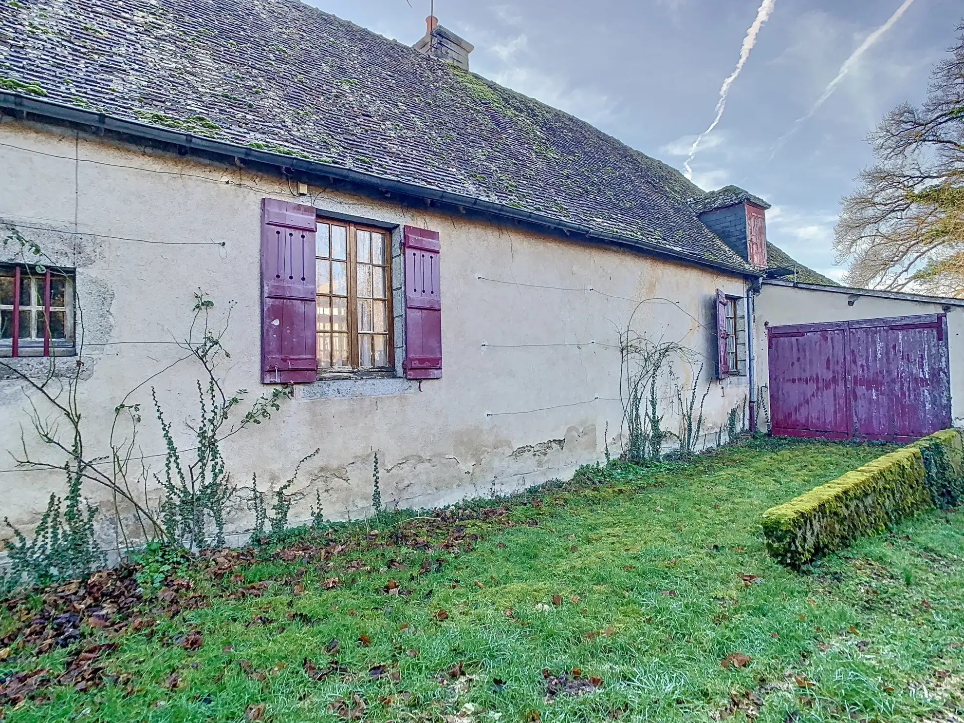 Grande maison de village avec appartement indépendant à Champagnat en Creuse 
