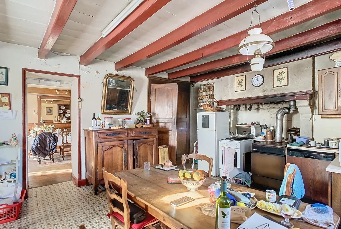 Grande maison de village avec appartement indépendant à Champagnat en Creuse 
