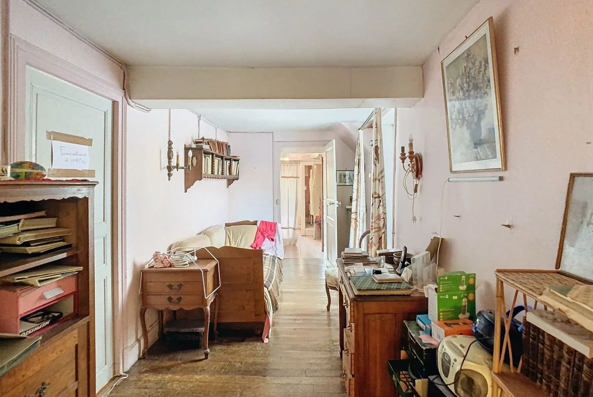 Grande maison de village avec appartement indépendant à Champagnat en Creuse 