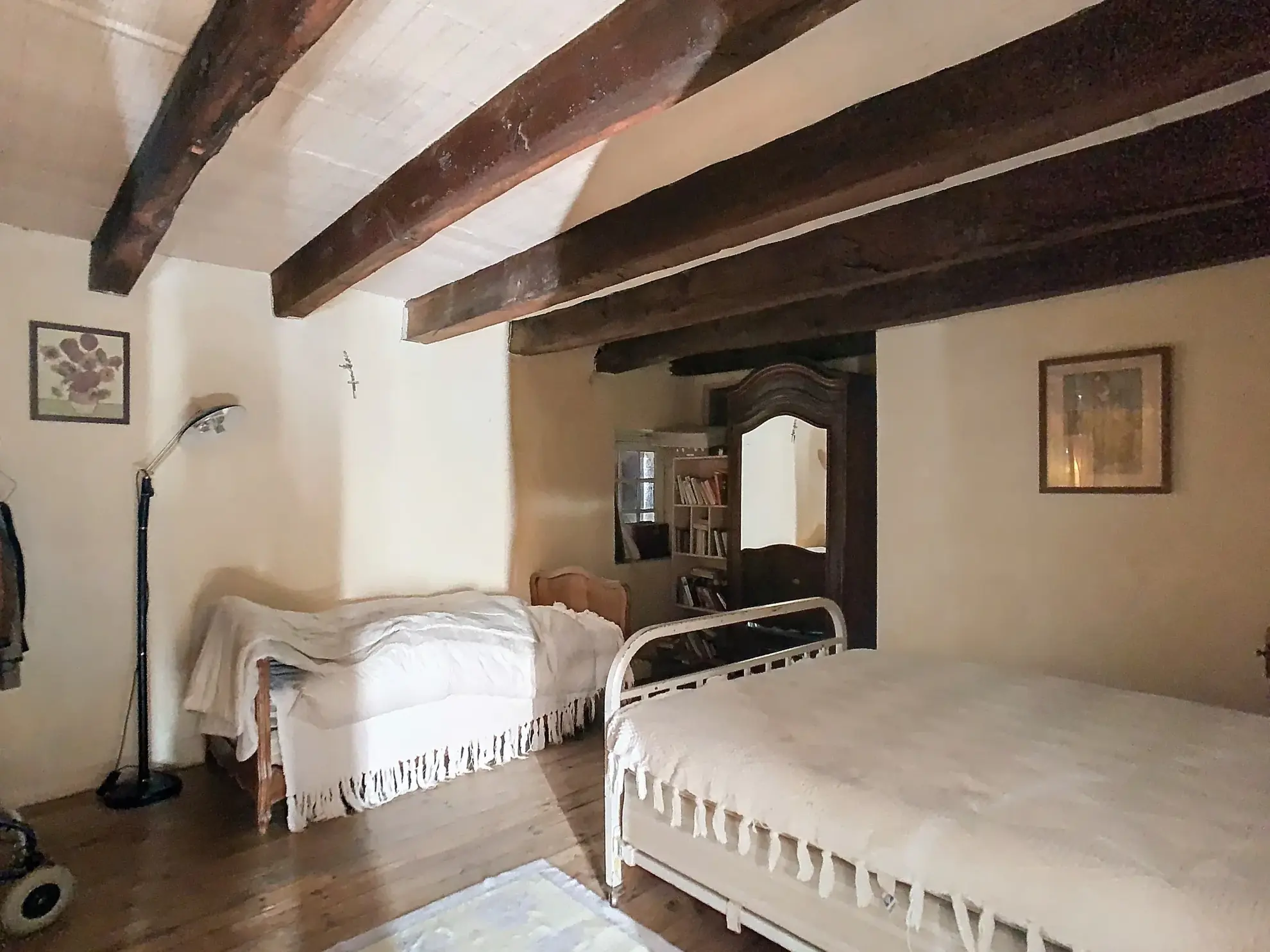 Grande maison de village avec appartement indépendant à Champagnat en Creuse 