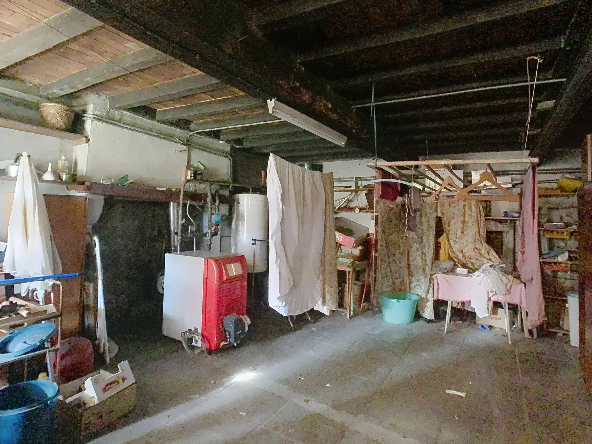 Grande maison de village avec appartement indépendant à Champagnat en Creuse 