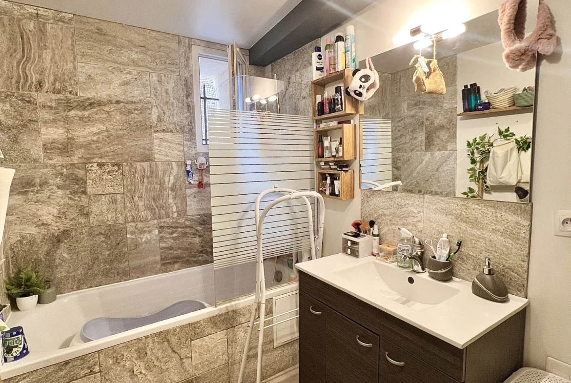 Appartement 3 pièces à vendre à Trans-en-Provence – 53 m² 