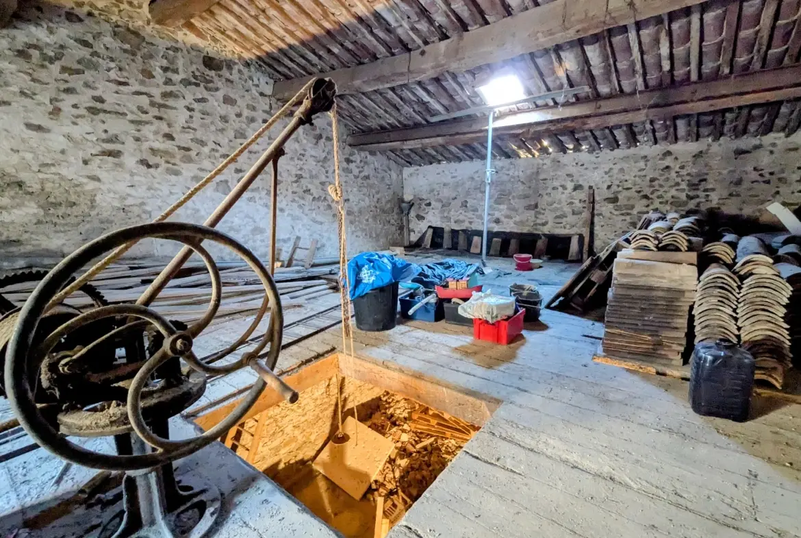 Maison rénovée avec annexes et fort potentiel à Paraza, proche du Canal du Midi 