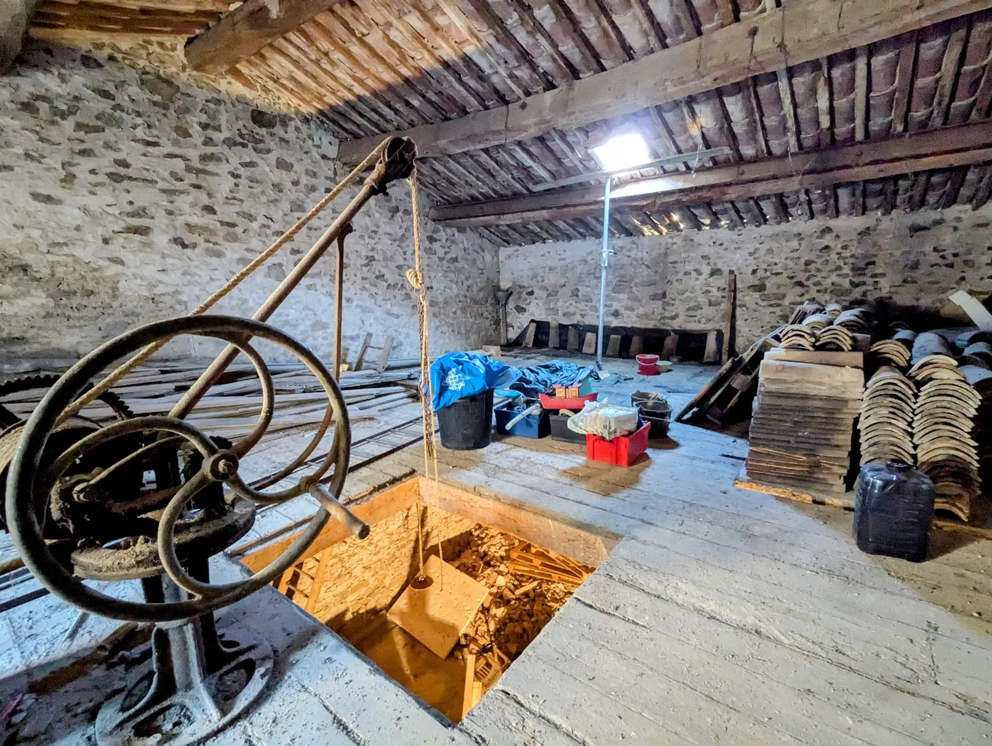 Maison rénovée avec annexes et fort potentiel à Paraza, proche du Canal du Midi 
