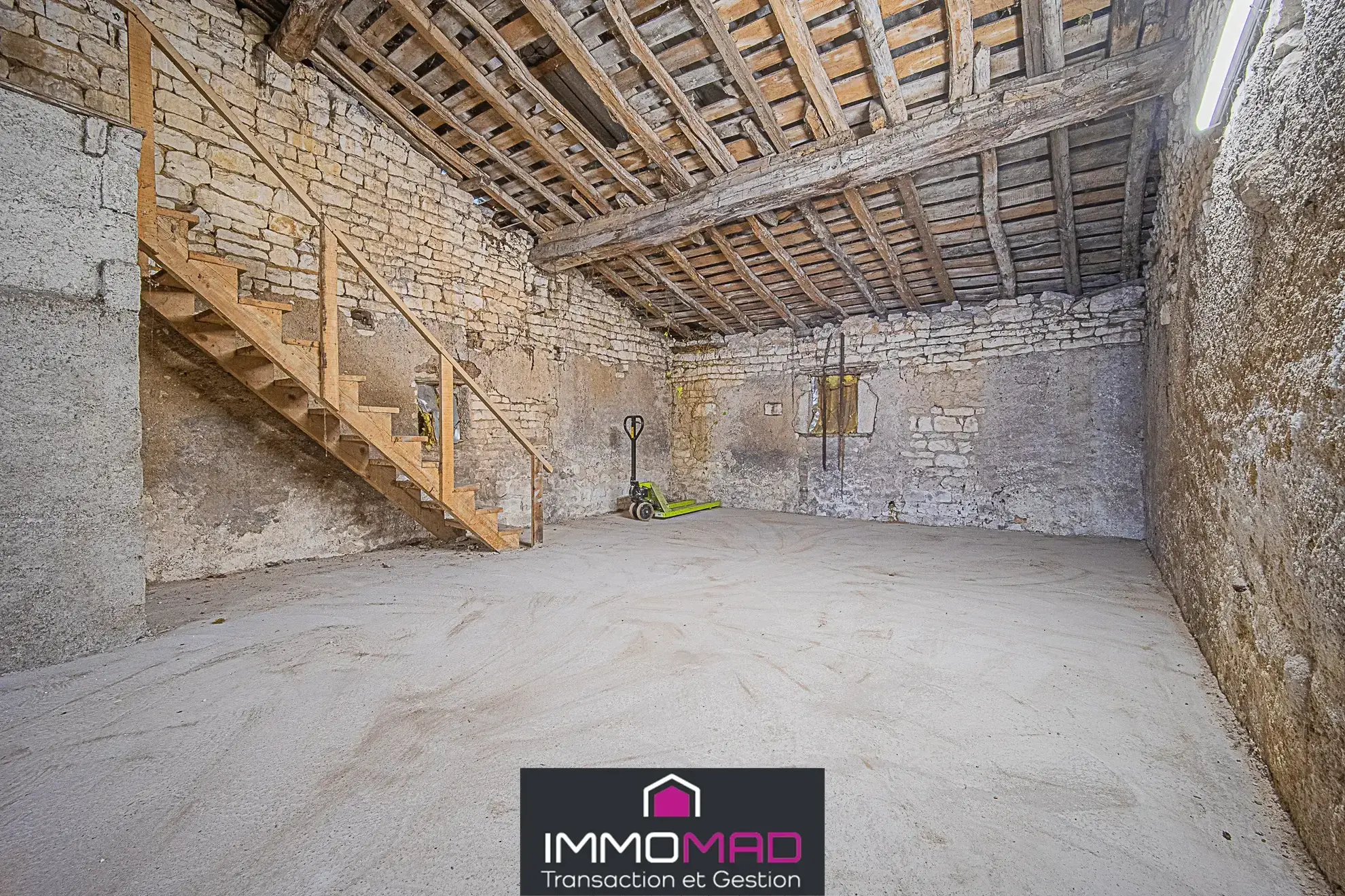 Maison à vendre de 110m² avec jardin et potentiel d'extension à Dieue-sur-Meuse 