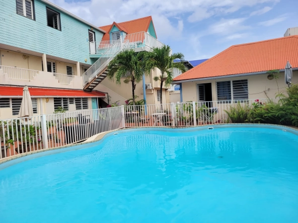 Studio meublé à Anse Mitan, proche plage et piscine, idéal investissement saisonnier