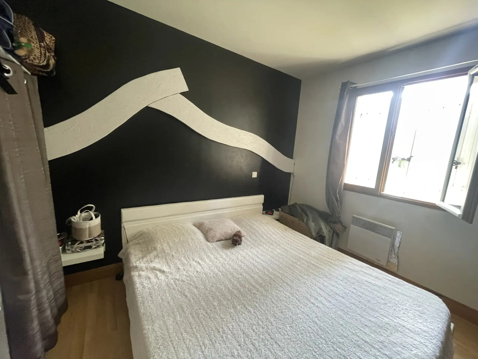 Belle maison plain-pied avec sous-sol, piscine et grand jardin à Cornille 