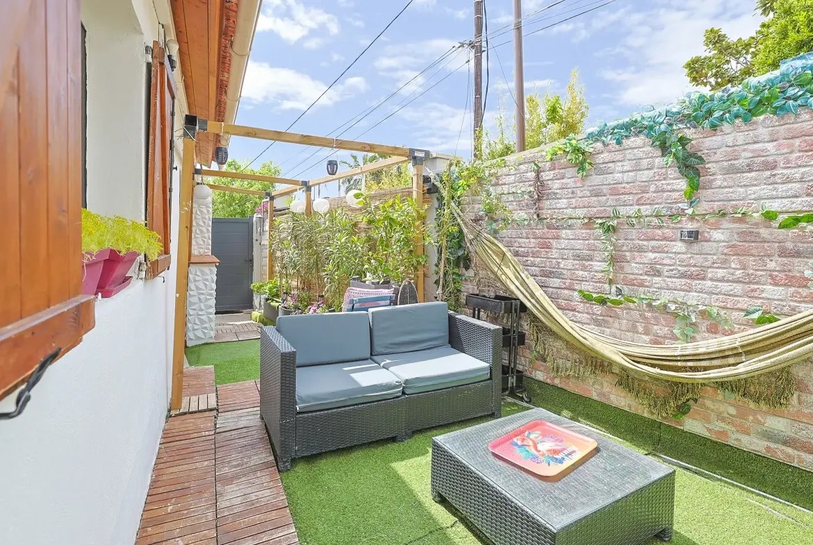 Maison indépendante rénovée à La Valette du Var avec terrasse, 3 pièces 
