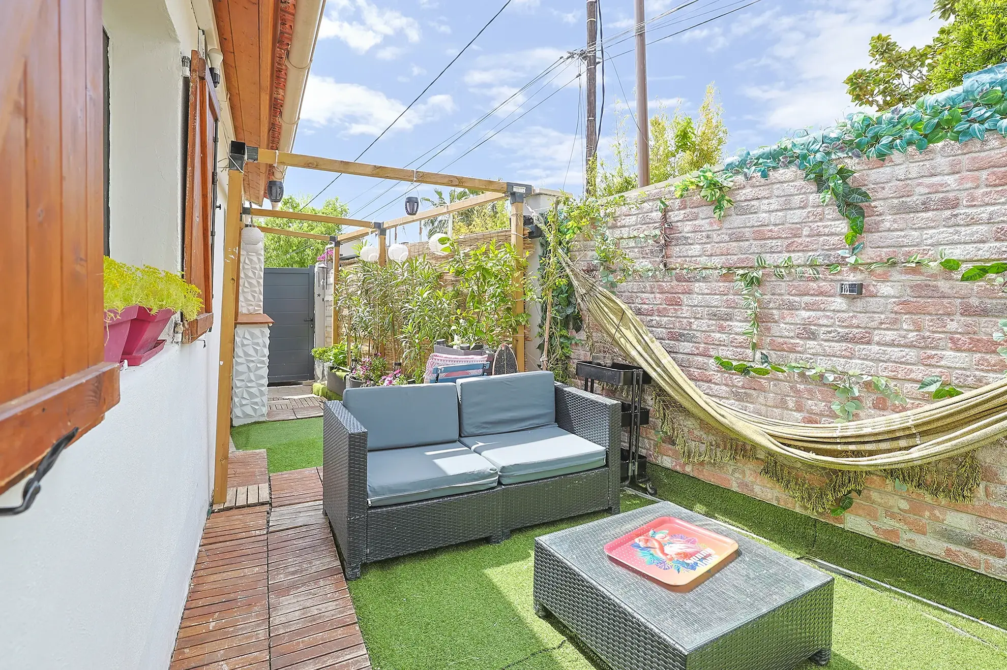 Maison indépendante rénovée à La Valette du Var avec terrasse, 3 pièces 