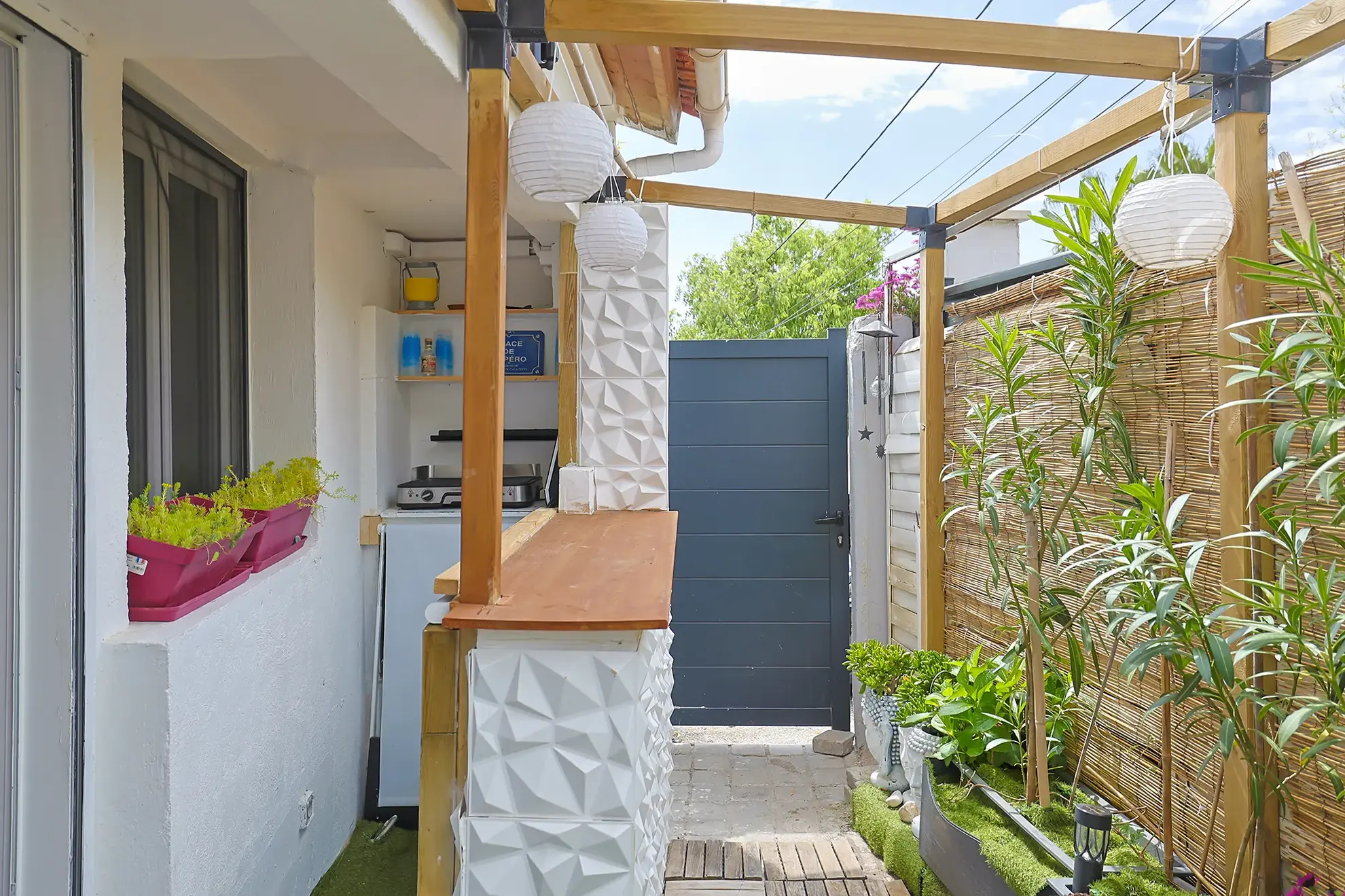 Maison indépendante rénovée à La Valette du Var avec terrasse, 3 pièces 