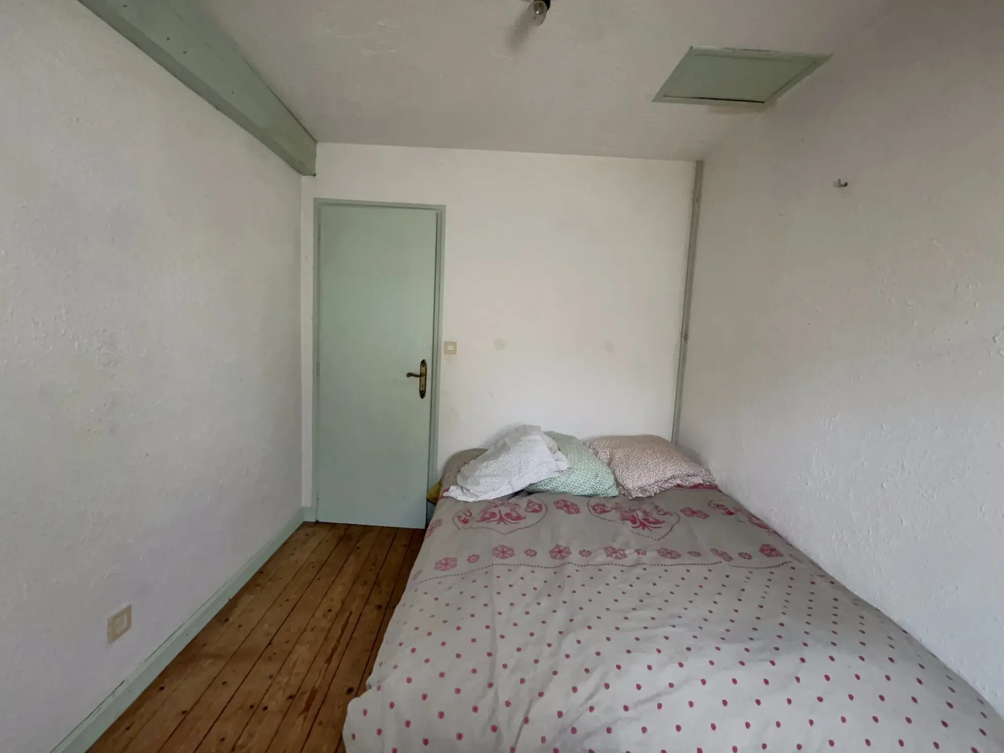Longère en campagne à Guenin avec terrain de 1298 m², 2 chambres, proche de la rivière 